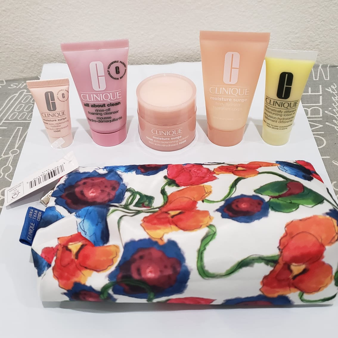 close up image of clinique moisture surge skincare set in Pakistan