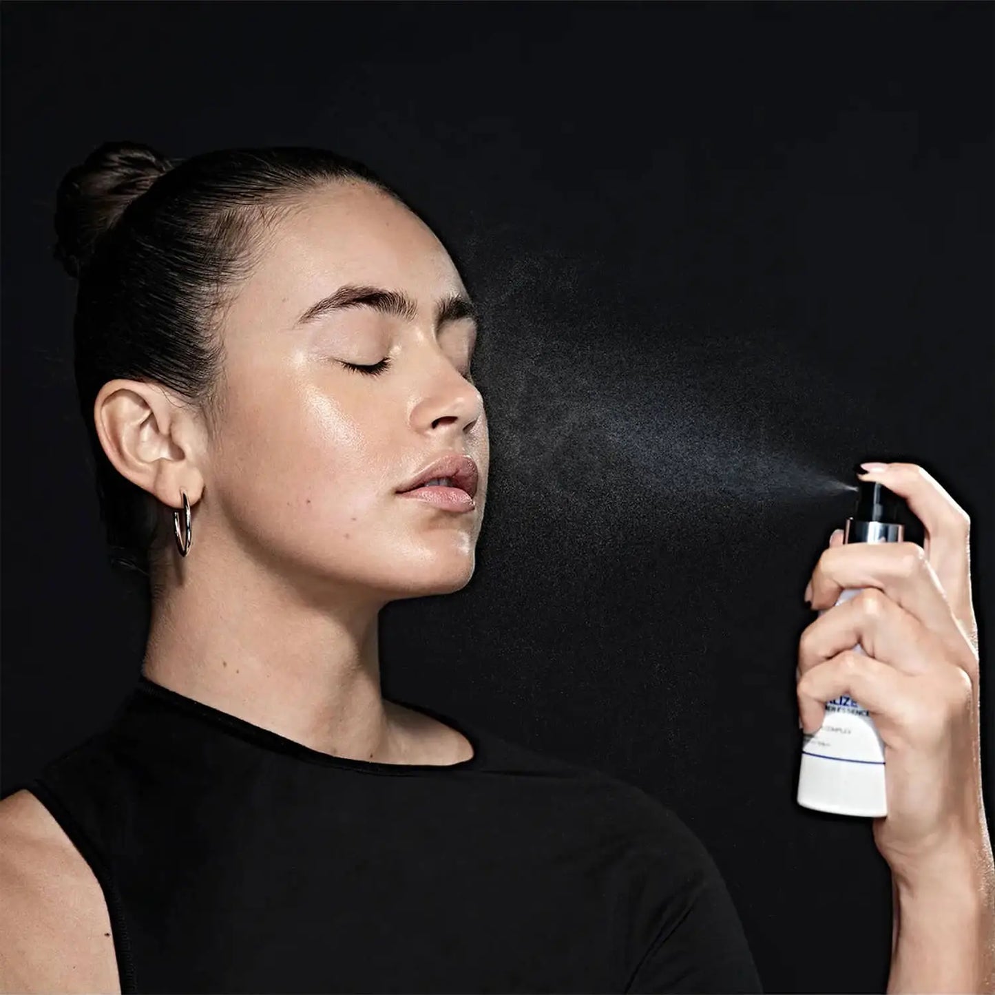 image showing Pakistani girl using Smashbox primer available at Heygirl.pk for delivery in Pakistan