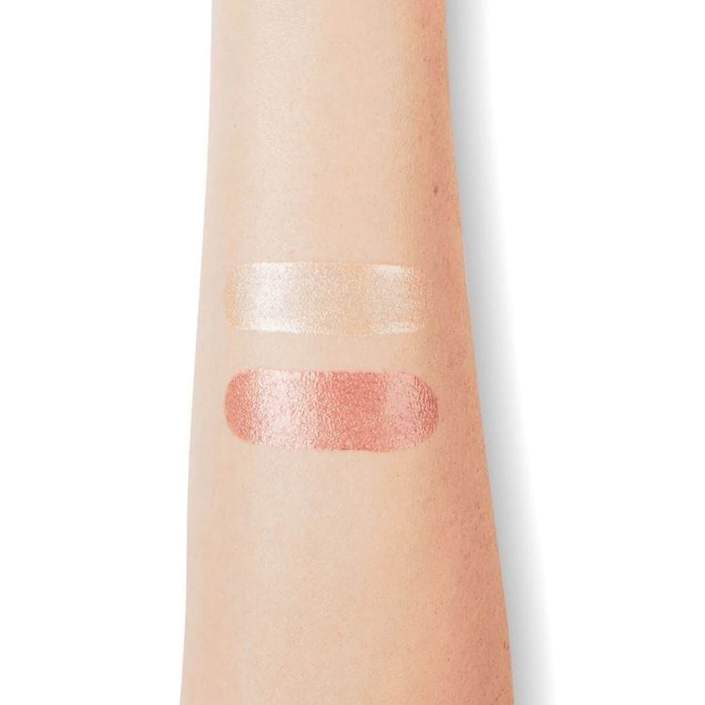 swatch of Charlotte Tilbury Dreamy Superstar Glow Kit available at Heygirl.pk for delivery in Pakistan.