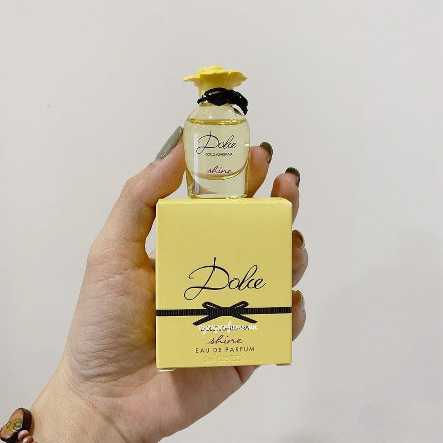 shop mini perfume for her available at Heygirl.pk for delivery in Pakistan