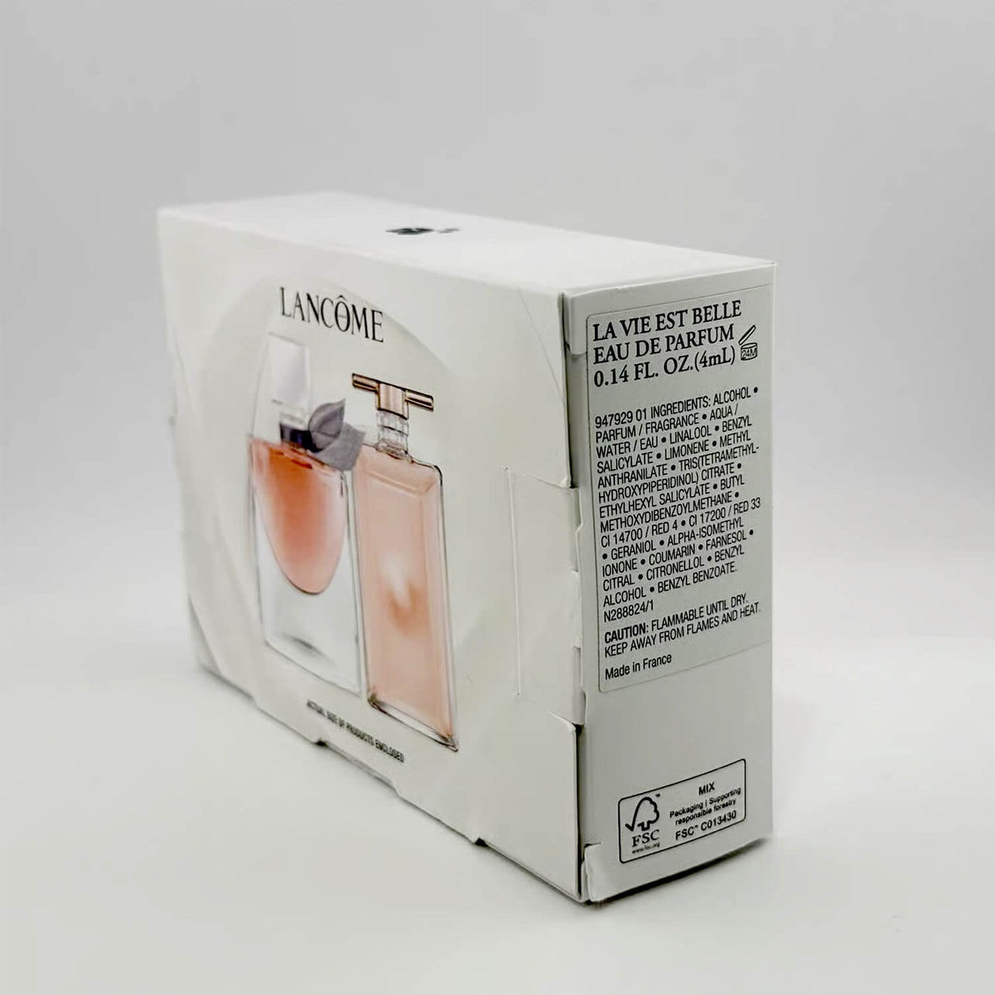 Discover Lancome's best-selling fragrances for HER with this perfume gift set available at Heygirl.pk in Pakistan.