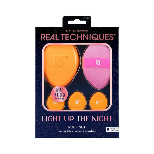 Shop Real Techniques makeup puff gift set for her available at Heygirl.pk for cash on delivery in Pakistan.