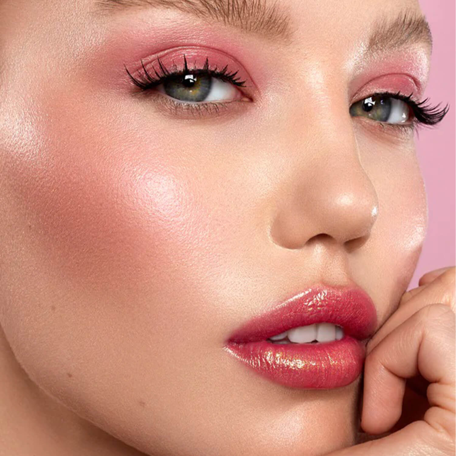 girl showing use of Natasha Denona Love Glow cheek Palette available at Heygirl.pk for delivery in Pakistan